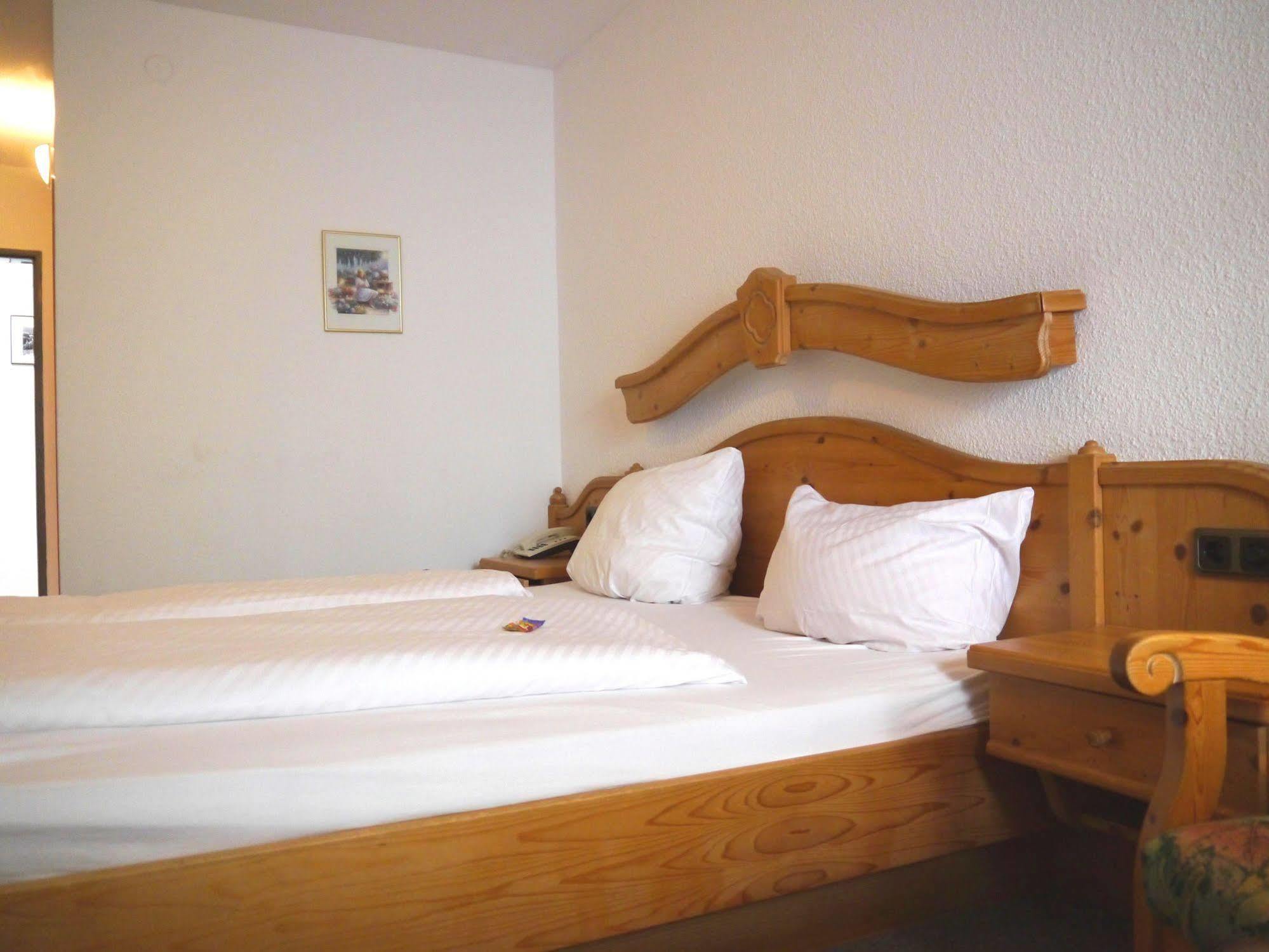 Hotel und Weingut Karlsmühle Mertesdorf Exterior foto